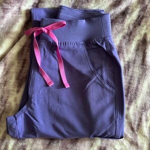 NWOT figs amethyst purple xs skinny scrubs bottoms